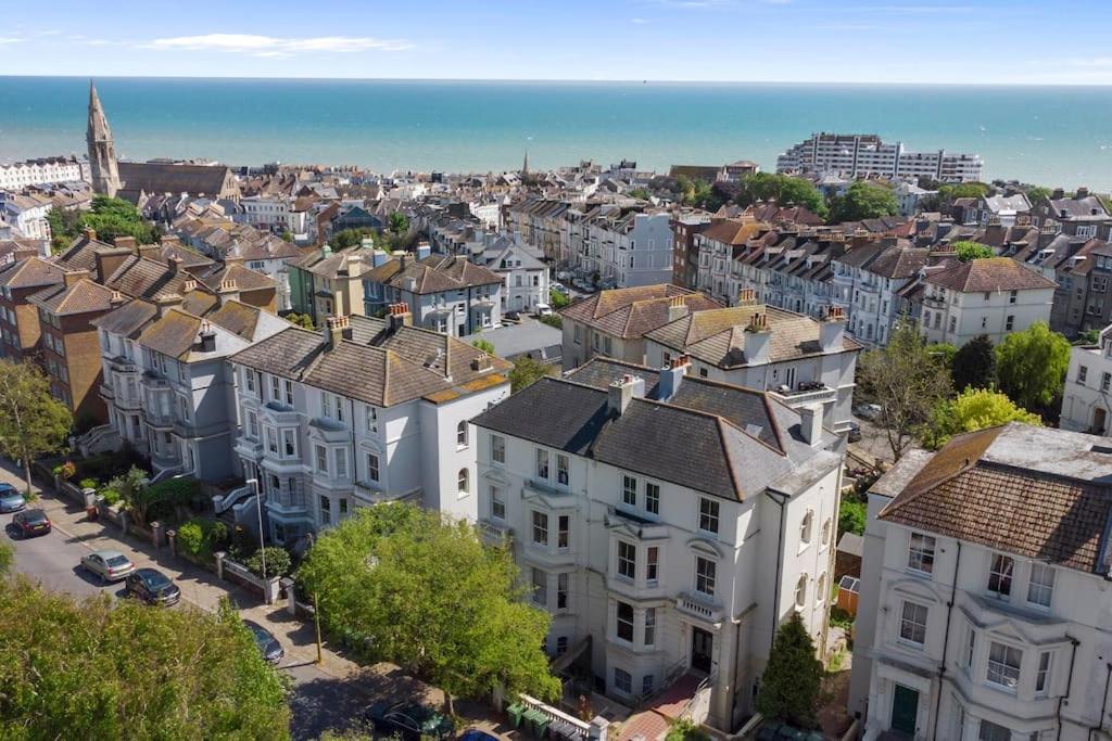 Luxurious Victorian, A Few Minutes From The Beach - Sleeps 2 Adults And Up To 3 Children St Leonards-on-Sea Exterior photo