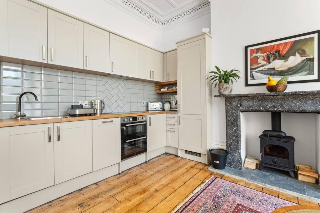 Luxurious Victorian, A Few Minutes From The Beach - Sleeps 2 Adults And Up To 3 Children St Leonards-on-Sea Exterior photo
